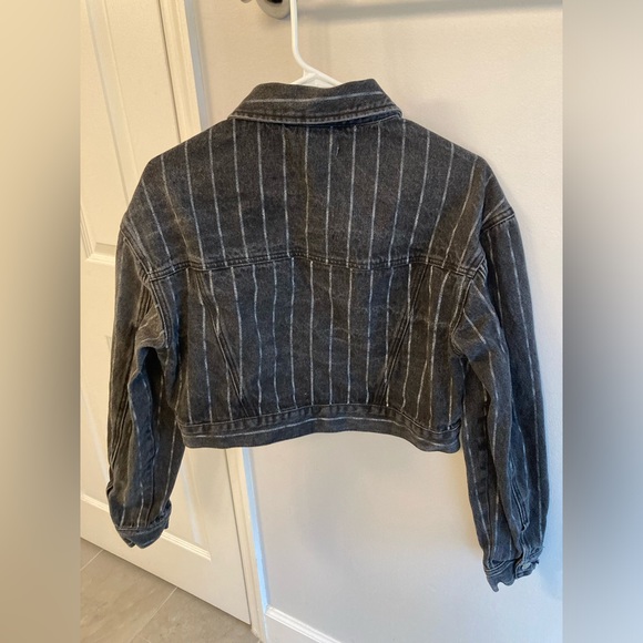 PacSun Cropped Black and White Stripe Jean Jacket size M/L - Picture 4 of 4